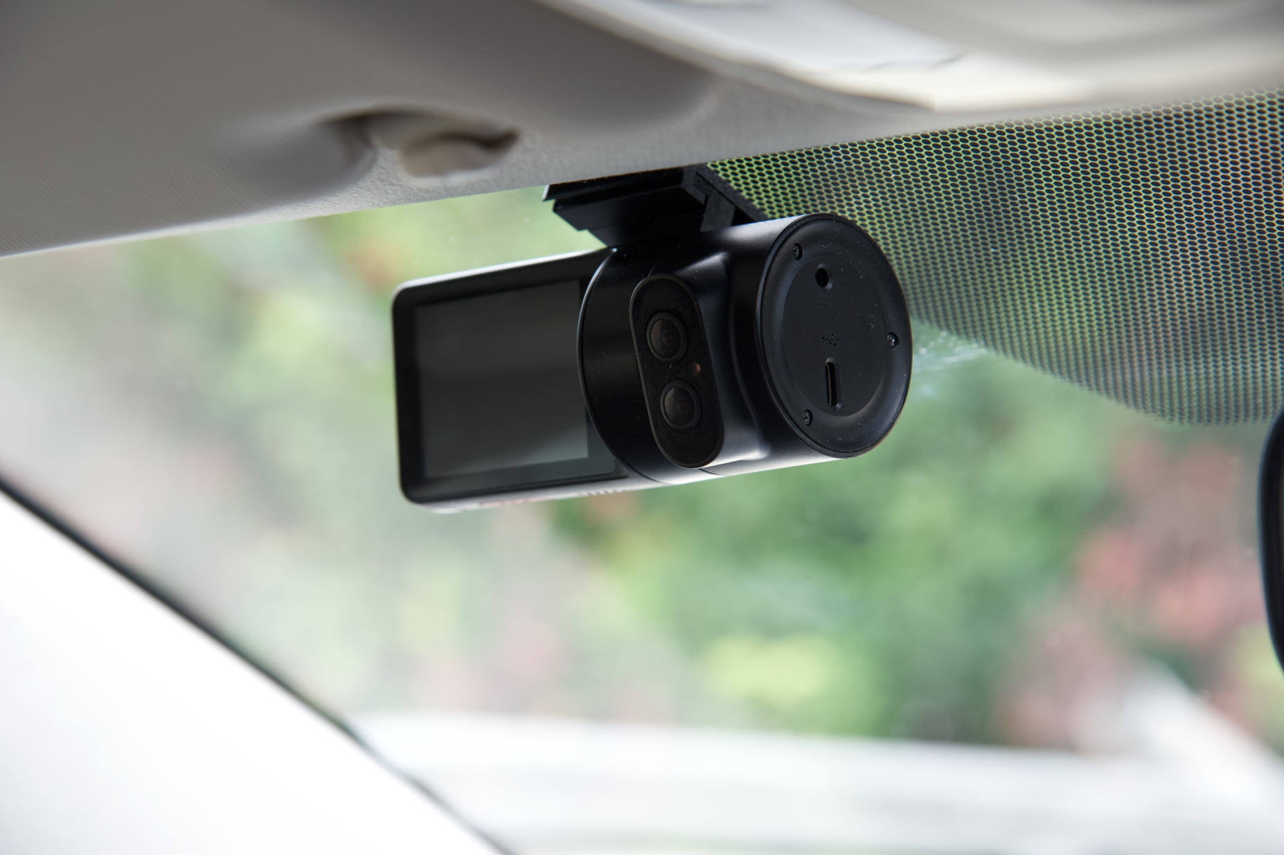 Sursight dash cam in car