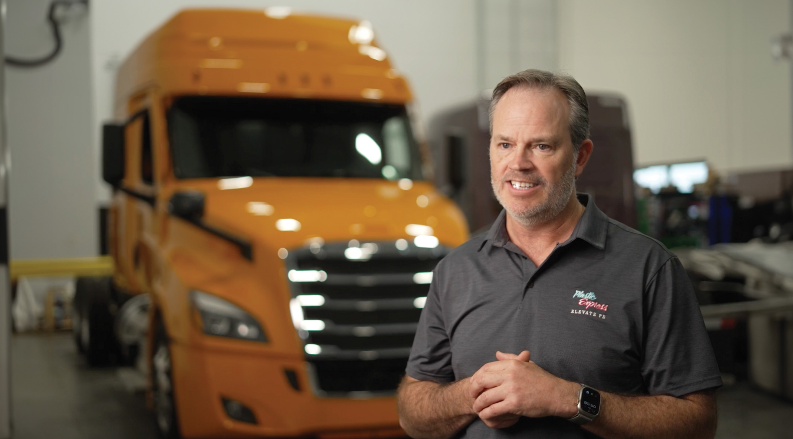 Plastic Express: melhorando a segurança da frota com uma solução orientada por dados