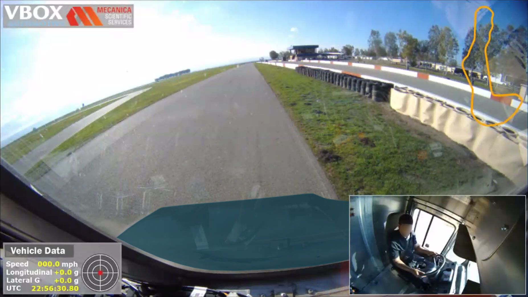 Videoscreenshot der Frontkamera des Telematikgerätetests im Buttonwillow Raceway Park.